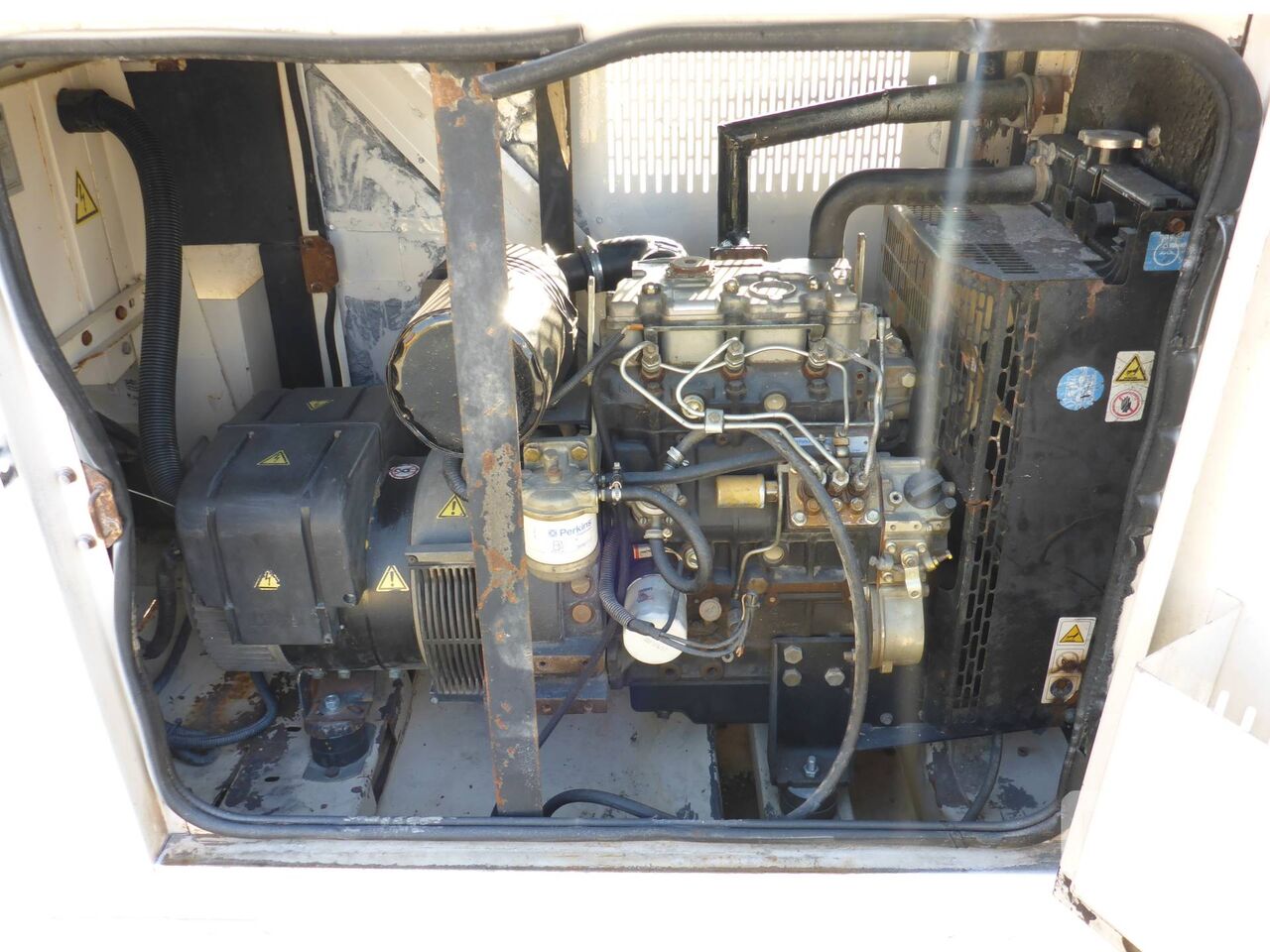 Autre groupe électrogène PERKINS JUBAILI BROS JP13 13 kVA Skid Mounted en vente aux enchères - Photo 8